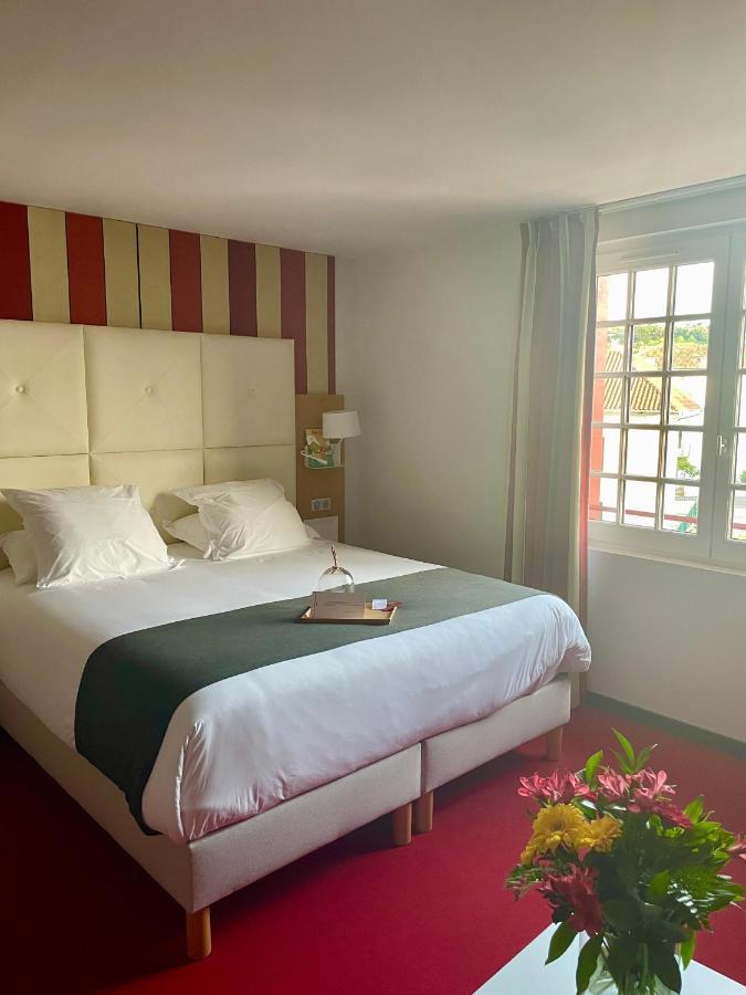 Hotel Berria Аспарен Екстериор снимка