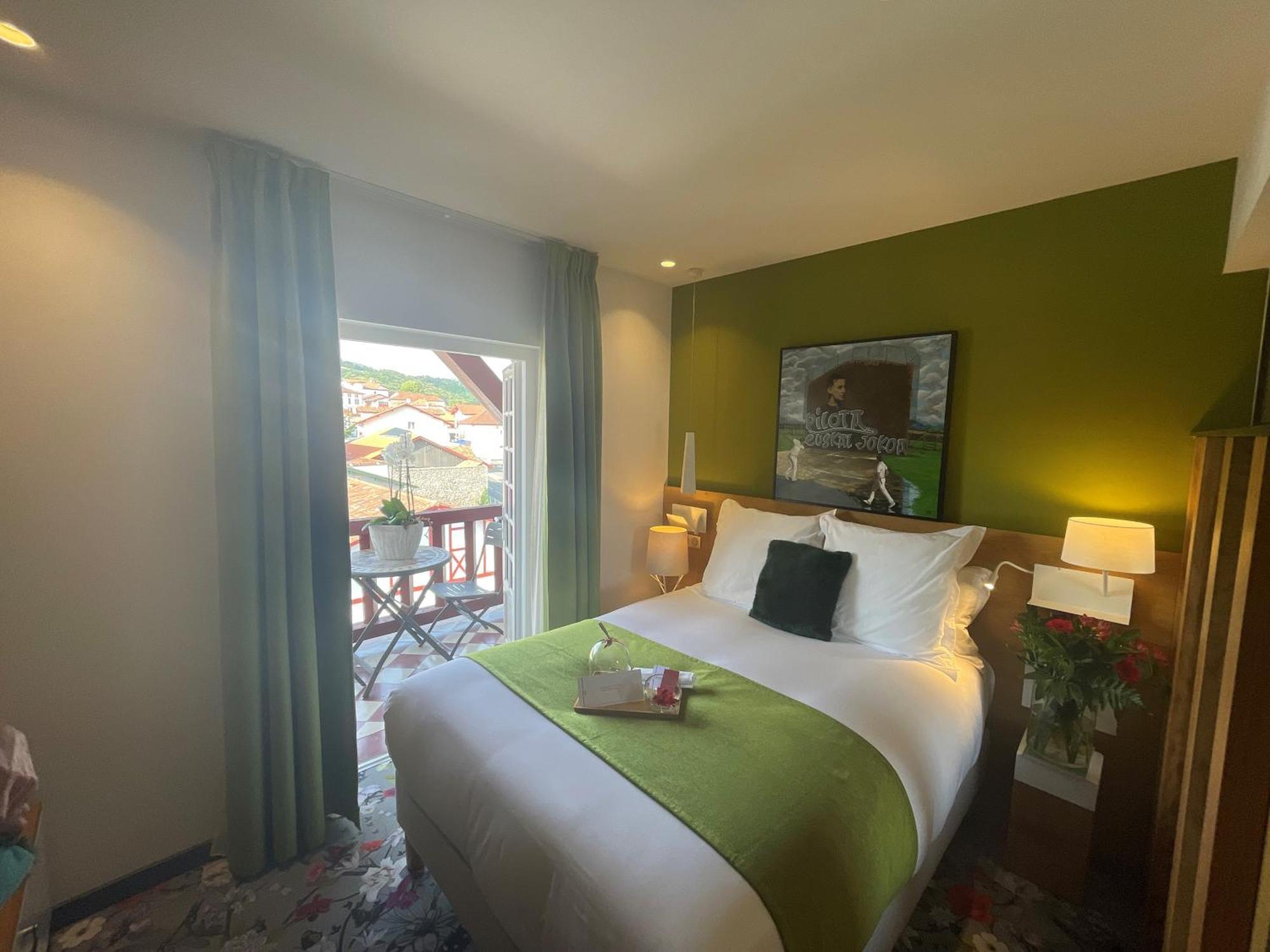 Hotel Berria Аспарен Екстериор снимка