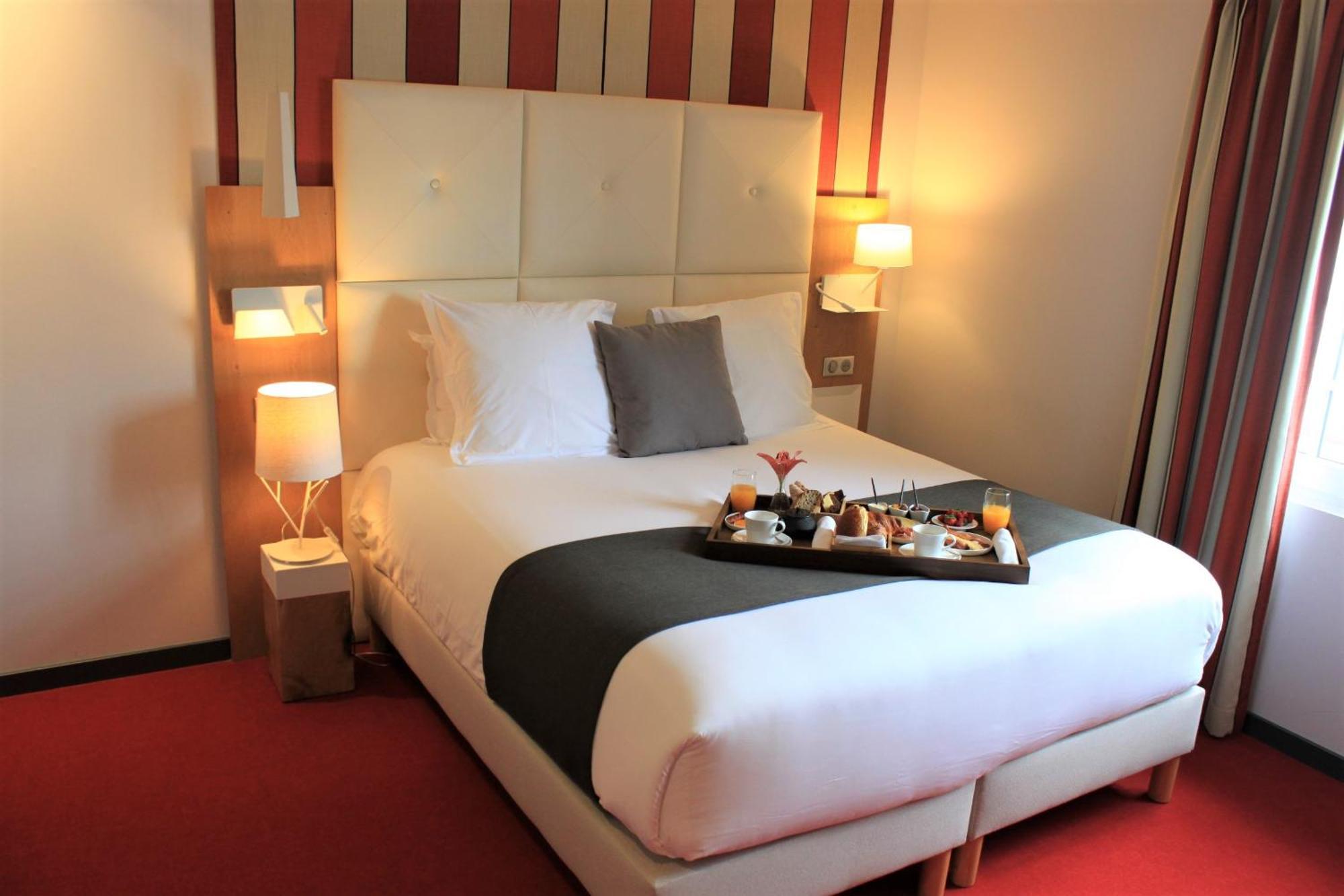 Hotel Berria Аспарен Екстериор снимка