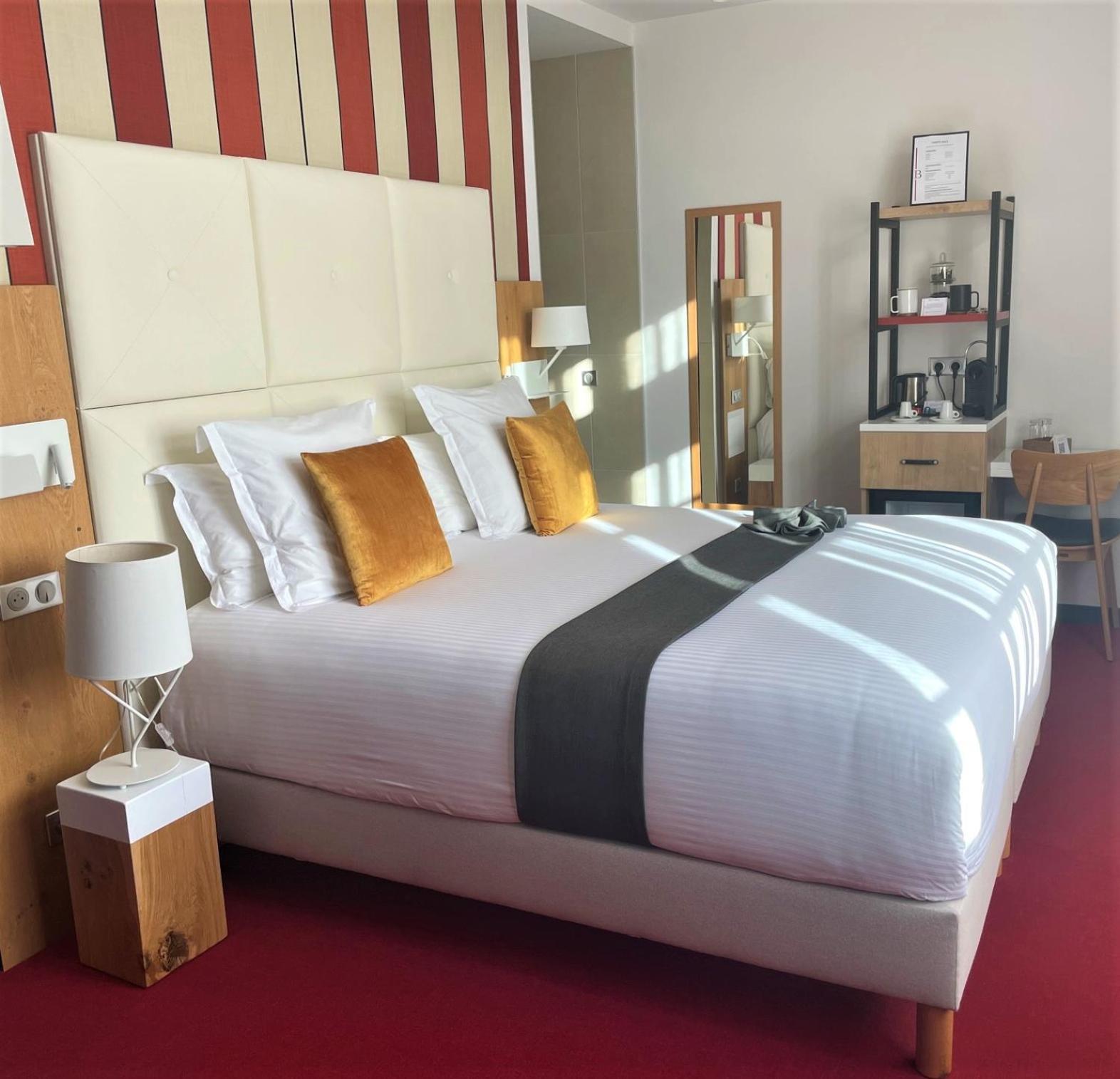 Hotel Berria Аспарен Екстериор снимка