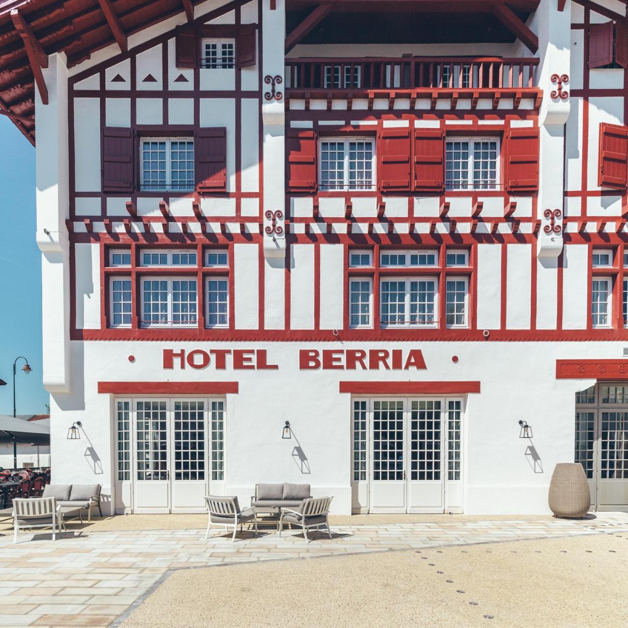 Hotel Berria Аспарен Екстериор снимка